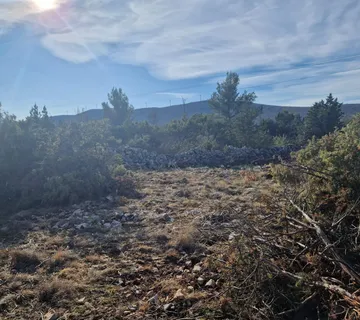 Građevinski teren 996m2, Lozovac