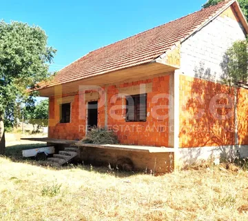 Samostojeća visoka prizemnica s potkrovljem, roh-bau, Kistanje 139 m2 - cover