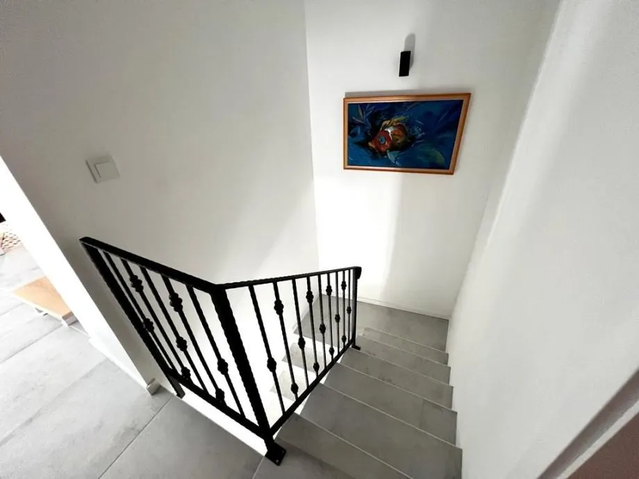 Novouređena dalmatinska kamena kuća - cover
