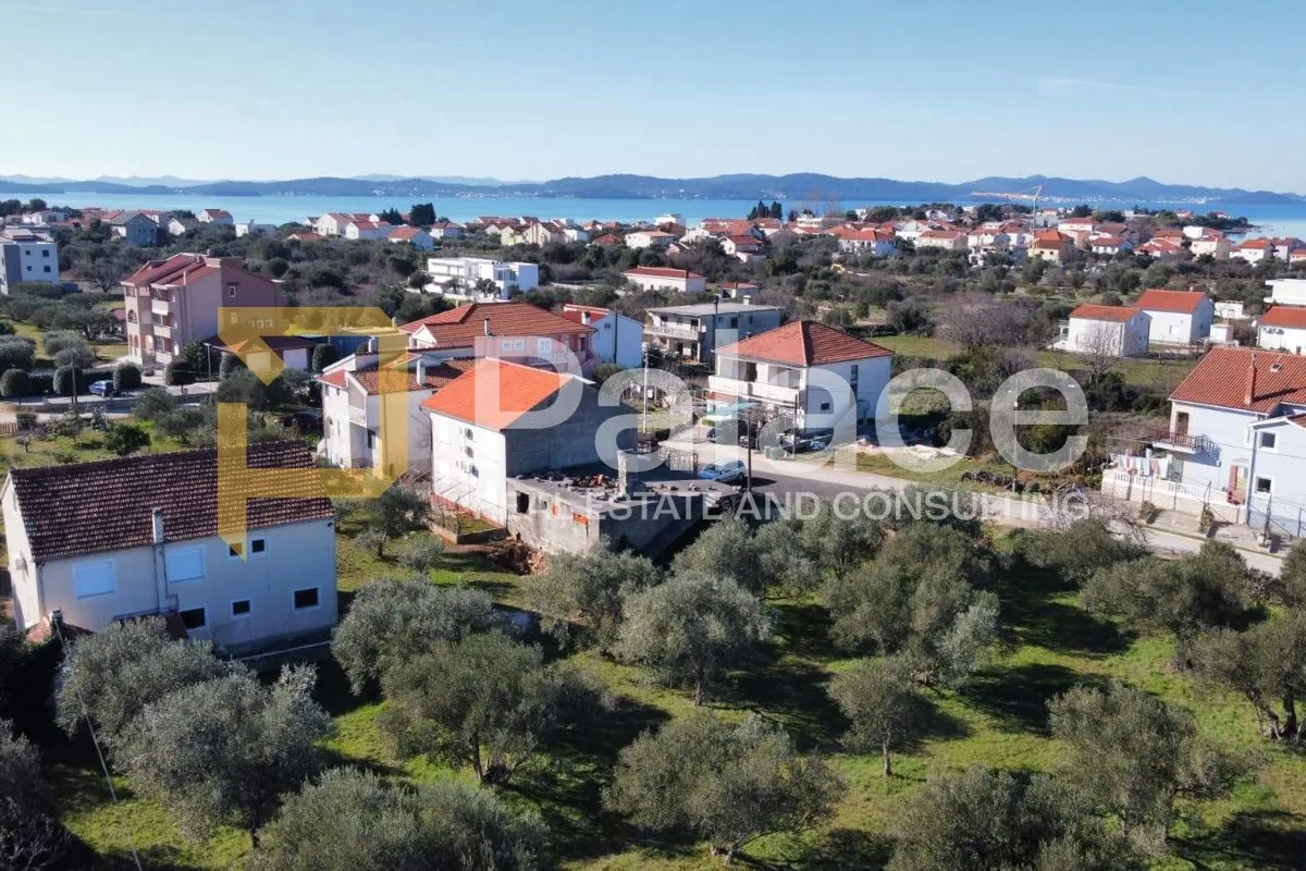 PRILIKA! Građevinsko zemljište 300 m od mora 1128 m2 - cover