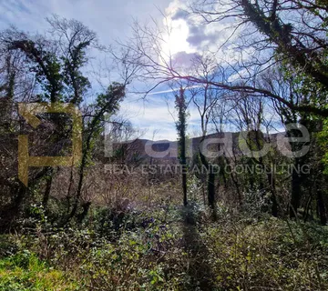 Prilika! Atraktivan građevinski teren u Bakarcu, 537m2 - Bakarac, Kraljevica