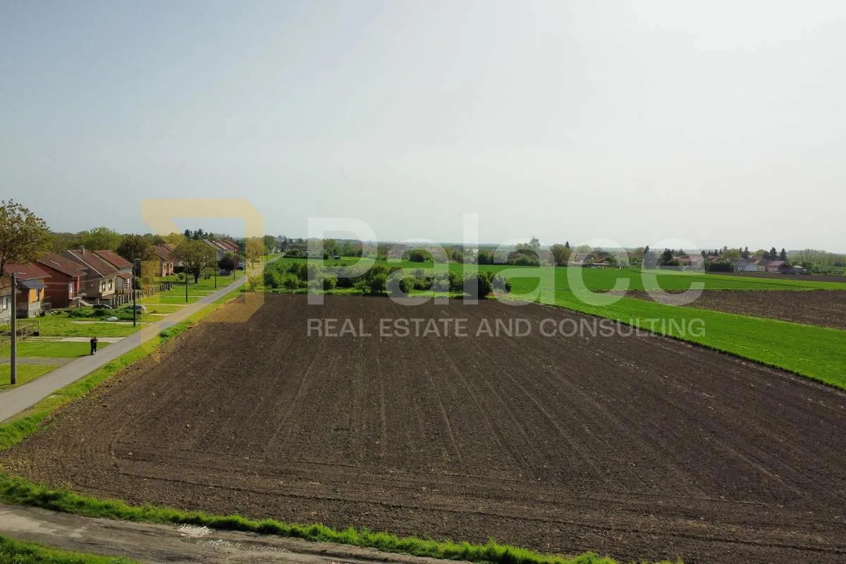 Zemljište u građevinskoj zoni, Sarvaš, 901 m2 - cover