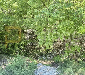 Kostrena – zemljište s potencijalom 1.211 m² - cover