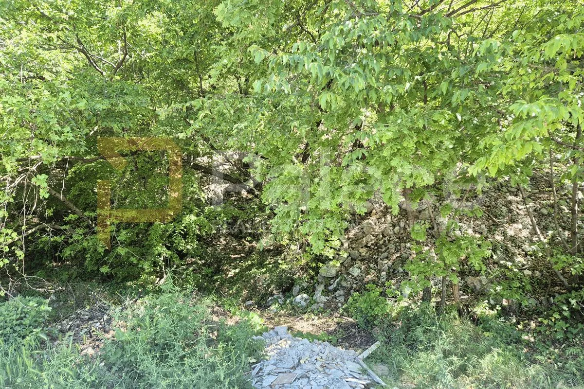 Kostrena – zemljište s potencijalom 1.211 m² - cover