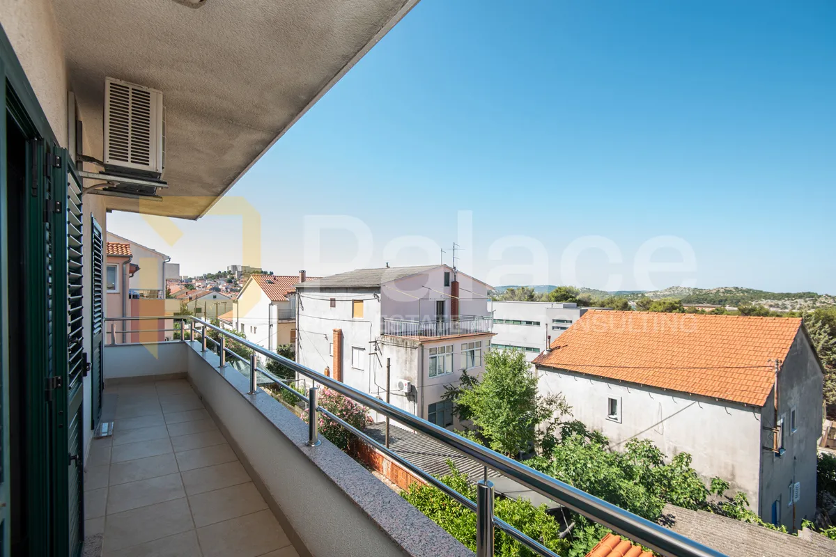 Prostrani dvoetažni stan s pogledom na more – Crnica, Šibenik, 268m2 - cover
