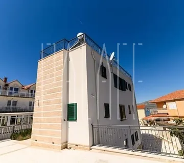 Ultramoderna elegantna kuća : Okrug Gornji, 210.00 m² - cover