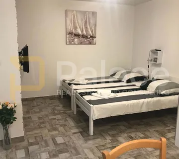 Stan u centru Šibenika