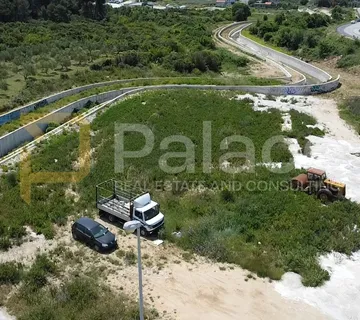 Investicijska prilika u srcu poslovne zone Zadra - 6169 m2 - Crno, Zadar
