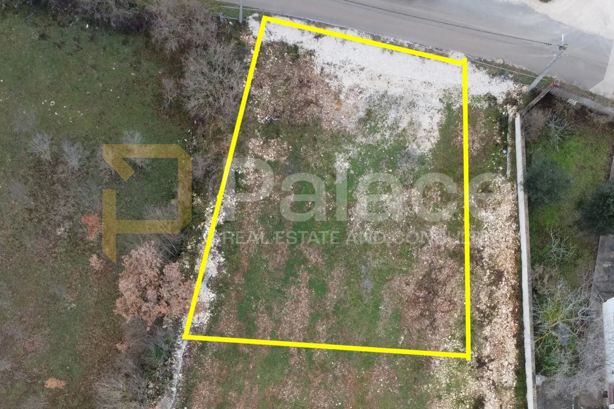 Građevinsko zemljište, Čabrunići – 630 m², asfaltni prilaz - cover