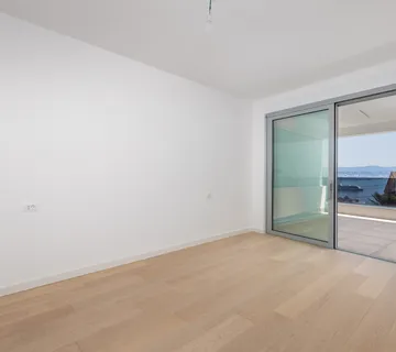 Elegantni stan 95m² u Opatiji s terasom, pogledom i garažom - Opatija