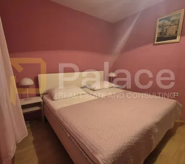 Kuća s tri apartmana 80 m od mora! - Vir