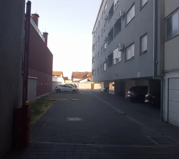 Osijek, Divaltova, vrhunski uređen četverosobni penthouse s garažom - cover