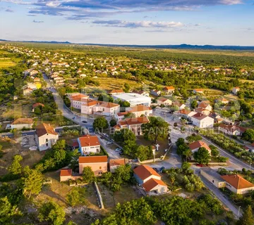 Prilika! Građevinsko zemljište 1500m2 Poličnik