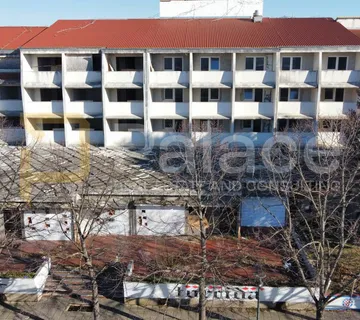 JEDINSTVENA PRILIKA: Hotel za renovaciju u centru Benkovca - cover