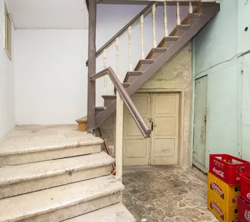Stan u centru grada, nadomak rive, Šibenik, 80 m2
