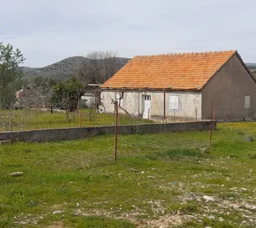 Kuća u Vrpolju na parceli od 1500 m2 - cover