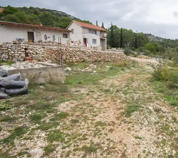 Građevinski teren 2896 m2 sa kućom 100m2, Bilice - cover