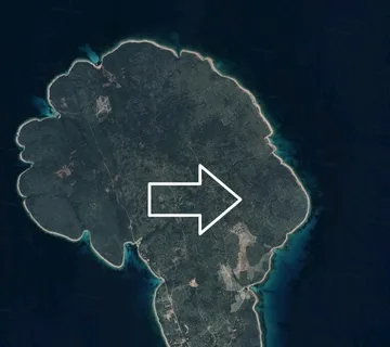 PRODAJA: POLJOPRIVREDNO ZEMLJIŠTE PRVI RED UZ MORE, 1130 M2 - cover