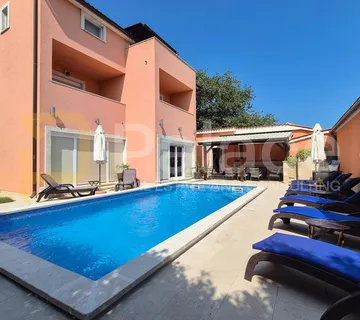 Luksuzna vila s bazenom i jacuzzijem u blizini Medulina