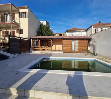 Prekrasna prizemna kuća s mogućnošću nadogradnje - cover