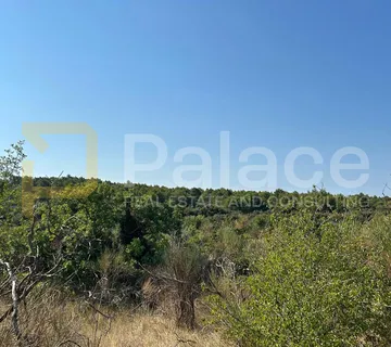 Građevinsko zemljište površine 5428 m2 na Brodarici - Brodarica