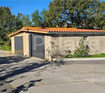 Garaža 24 m² – najam u Kostreni za plovila, vozila ili skladište - cover