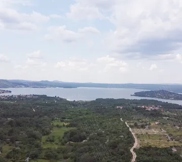 Građevinsko zemljište u Bilicama 985 m2 - Bilice