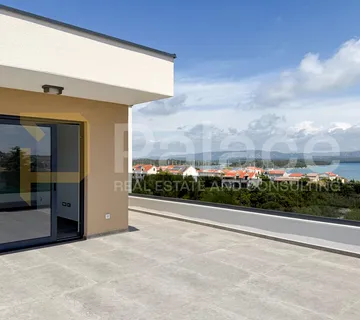Penthouse s pogledom na more S4 u novoj zgradi, Murter 125 m2
