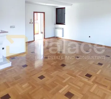 Zagreb, Medveščak - Troetažan stan na odličnoj lokaciji - cover