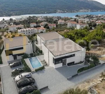 Zemljište s pravomoćnim građevinskim dozvolama, Grebaštica - Grebaštica, Šibenik