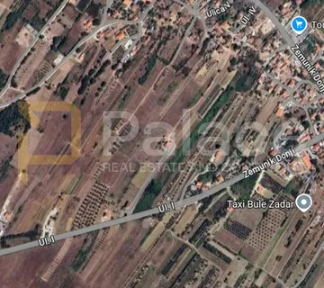 ZEMUNIK DONJI : Građevinsko zemljište 2547 M2