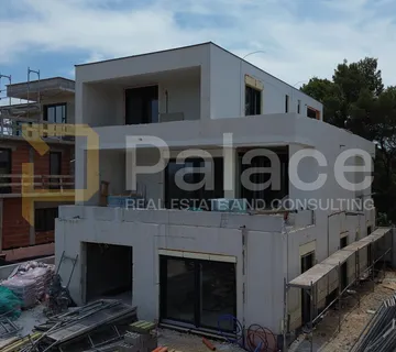 Šibenik, Bilice: Luksuzna vila u visokoj roh-bau fazi - Stubalj, Bilice