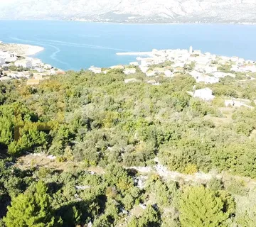 Vinjerac; Građevinsko zemljište 250 metara od mora