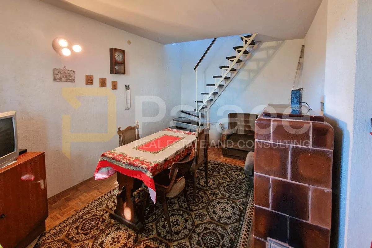 Kuća s dvorištem i pogledom, Bregi Kostelski, 446 m2 - cover
