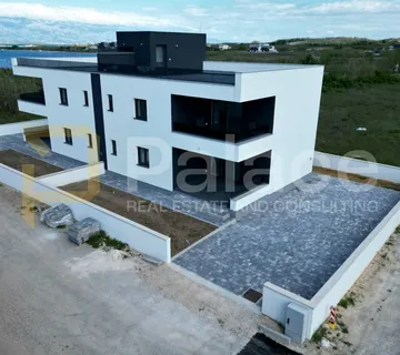 Privlaka : Stan 150 metara od mora 71 m2 - cover