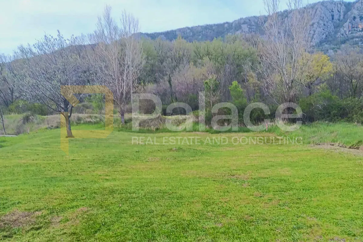 Građevinsko zemljište u Bribiru - 700m², mir i privatnost - cover