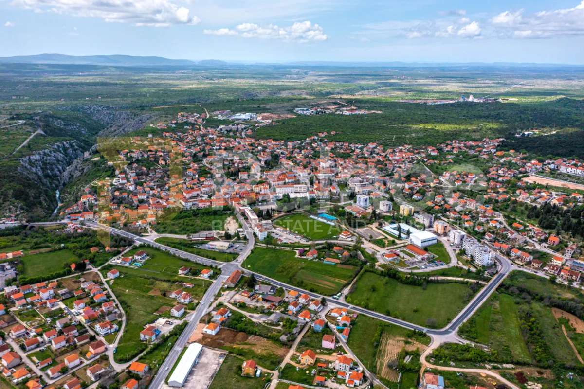 Građevinsko zemljište u Drnišu - cover