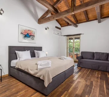 Predivna kamena vila s bazenom u srcu Istre, 300m2 + 700m2 okućnice - Tinjan