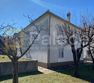 SPLIT - Samostojeća kuća na odličnoj lokaciji - cover