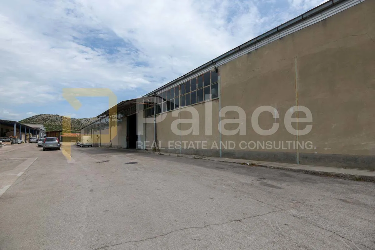 Prodajno skladišteni prostor za dugogodišnji zakup, 1133 m2, Šibenik - cover