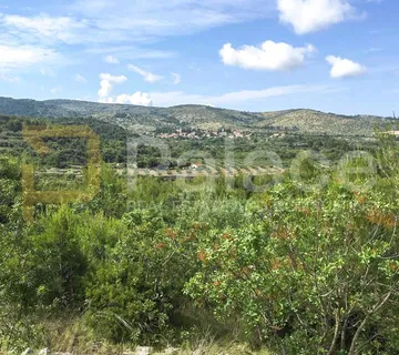 Poljoprivredna zemljišta Ložišća i Donji Humac, 15000 m2 - Mirca, Supetar