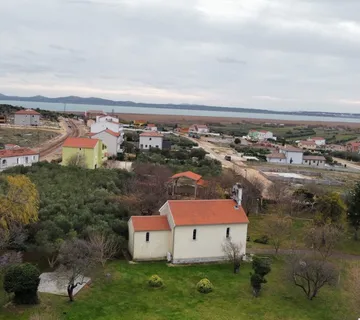 Poljoprivredno zemljište prvi red do Vranskog jezera 2283m2, za najam - cover