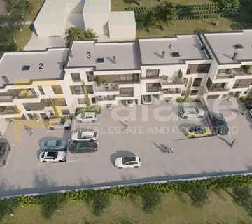 Prizemni stan u novogradnji u Puli – 2 sobe, 2 kupaonice, veliki vrt - Kaštanjer