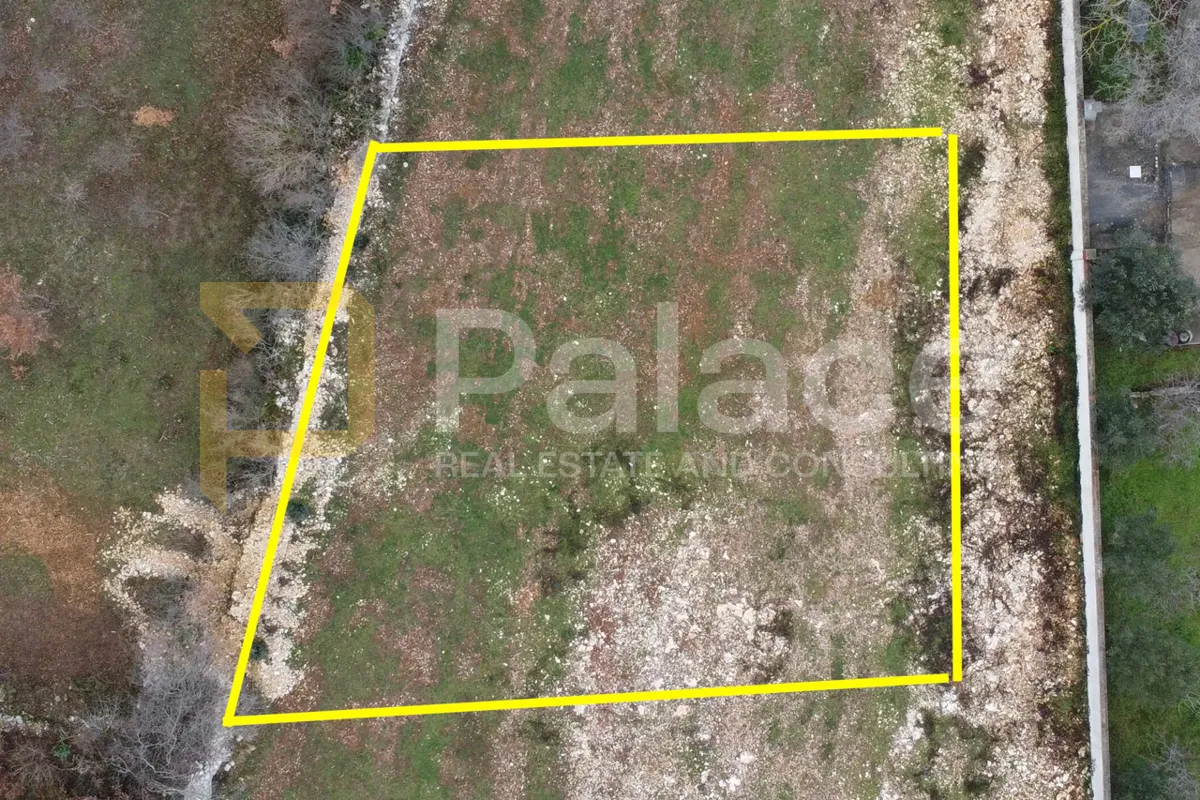 Prodaja građevinske parcele u Čabrunićima – 640 m² spremno za gradnju - cover