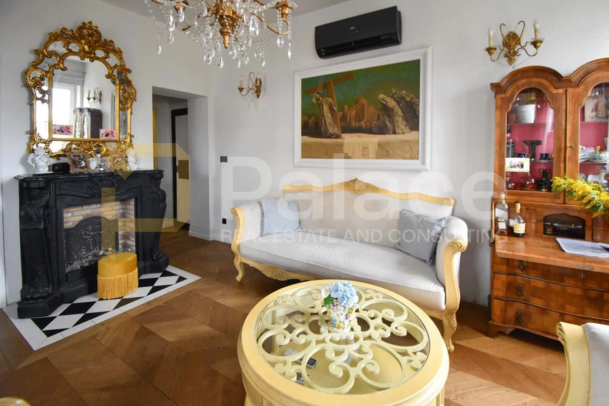 Luksuzan stan na atraktivnoj lokaciji, Bačvice 120m² - cover