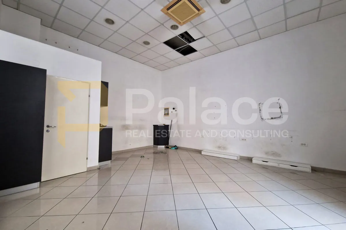 Idealan poslovni prostor u srcu Rijeke s izlogom, 29,65m2 - cover