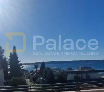 Luksuzan penthouse s velikom terasom i garažom - Kaštel Gomilica, Kaštela