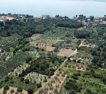 Veliko građevinsko Zemljište s pogledom okruženo zelenilom (blizina plaže) Orebić Pelješac