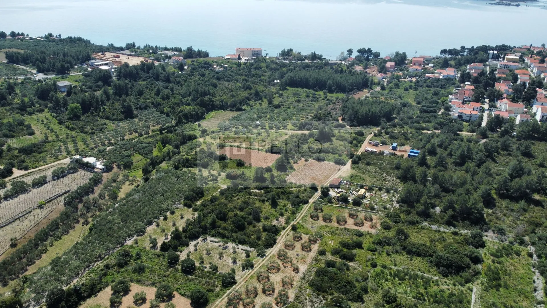 Veliko građevinsko Zemljište s pogledom okruženo zelenilom (blizina plaže) Orebić Pelješac - cover