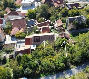 Jedinstvena prilika: 39.397 m² zemljišta + 4 kuće za obnovu na Pelješcu - Oskorušno, Orebić